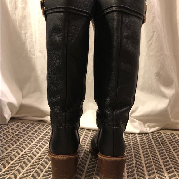 Chloé pebble black with gold buckle booties - Picture 4 of 9